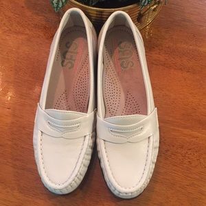 SAS Tripad Comfort, NWOT, Ivory Loafers, sz. 5 1/2